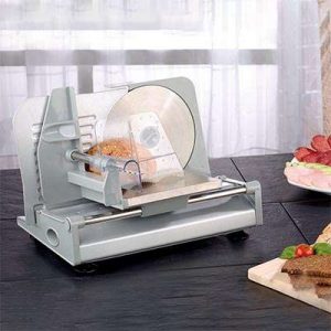 Trancheuse electrique sur table cuisine